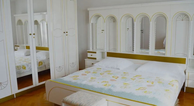 Apartments Vinka, Забронировать Апартаменты/квартира Отели Подстраны с бассейном, рядом с Частный Пляж «Апартментс Лавица Бич Думичич», Бассейн