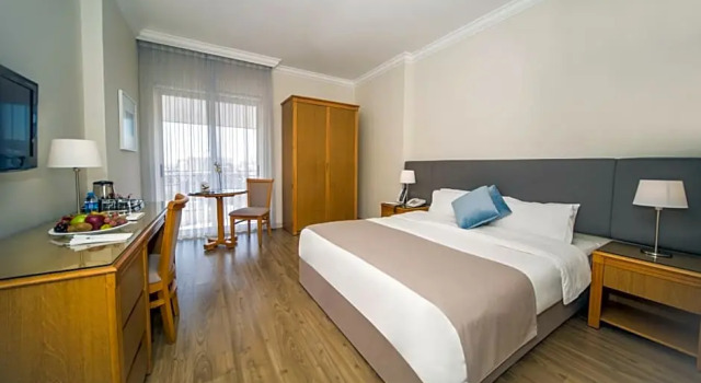 Номер Standard с балконом AlQasr Metropole Hotel