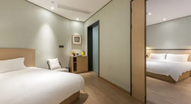 Семейный люкс с видом на сад Hongting International Hotel（Central Lake District Store)