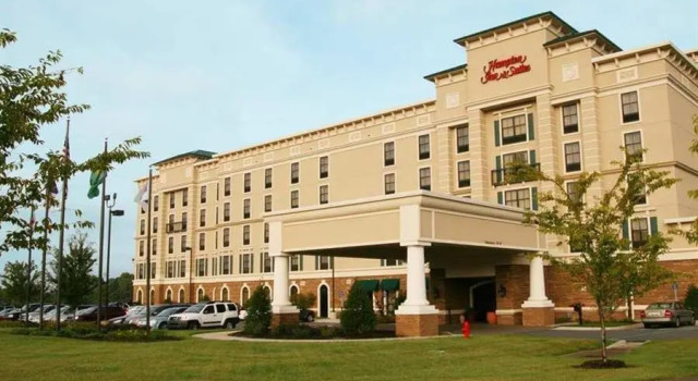 Люкс Hampton Inn & Suites Dobson