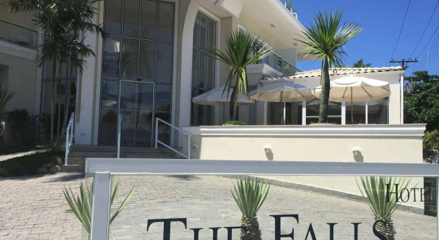 The Falls Hotel - Frente mar