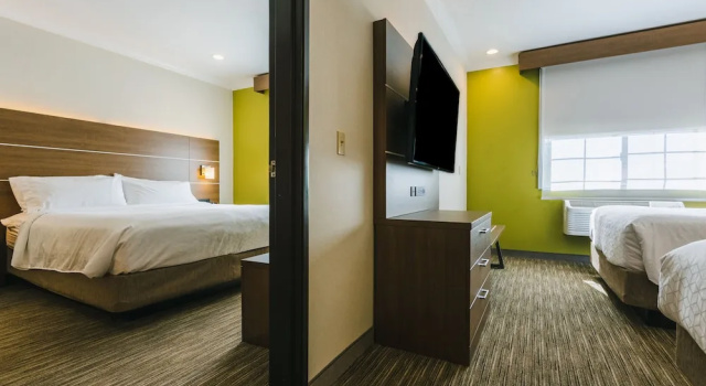 Люкс c 1 комнатой Holiday Inn Express Davis-University Area by IHG
