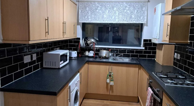 Апартаменты Apartment Sleeps 2 With Free Parking