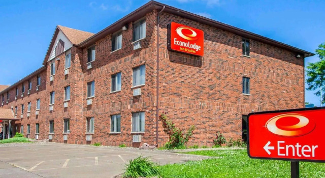 Econo Lodge Inn & Suites Bettendorf, Rezerwuj Hotel Bettendorf 