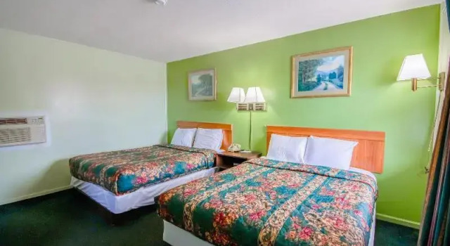 Четырёхместный номер Standard Travelier Motel