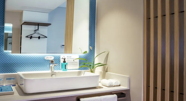 Двухместный номер Standard с видом на город Holiday Inn Express Urumqi Station by IHG
