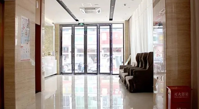 Jtour Inn Yizhou Chengzhong Zhong Road Walking Street, Забронировать Отель Хэчи Гуанси-Чжуанский автономный район