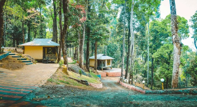 Vythiri Wild Forest Resort, Забронировать Курортный отель Отели штата Кералы с парковкой, Парковка
