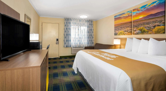 Days Inn by Wyndham Alamogordo, Buchen Sie Hotel Hotels in New Mexico mit Parkplatz, Parkplätze