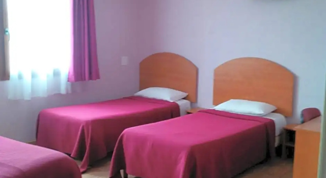 Четырёхместный номер Standard Contact Hôtel - Prim Witry - Reims Nord
