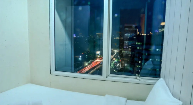 2 Bedrooms Apartment at FX Residence by Travelio, Забронировать Апартаменты/квартира Отели Джакарты с парковкой, рядом с The Energy Building, Парковка