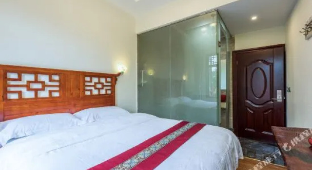 Bendi Renjia Theme Inn, Rezerwuj Hotel Libo Guizhou