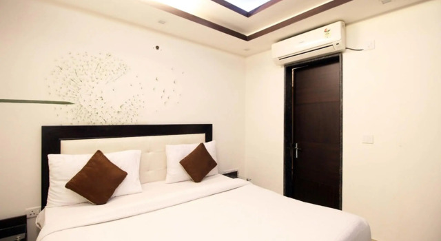 Номер Executive Collection O Kalka Ji Formerly Hotel Gera