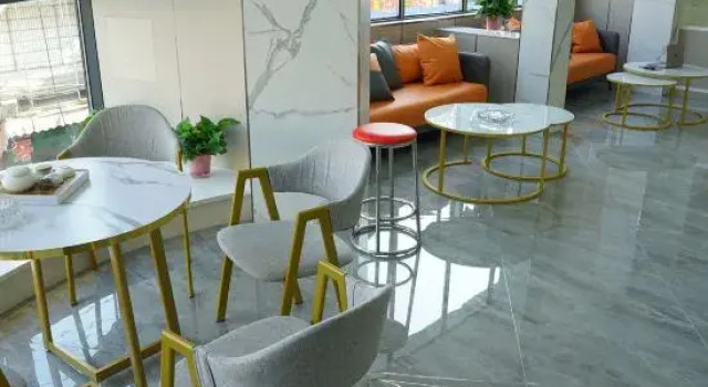 K8-Hotel, Varaa Hotelli Hotellit Luan pysäköinnillä, Pysäköinti