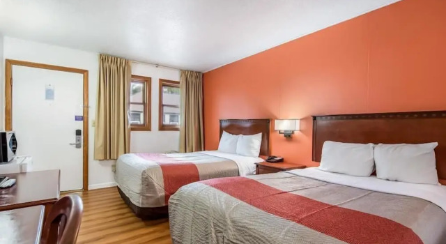 Четырёхместный номер Standard Northway Inn Queensbury - Lake George