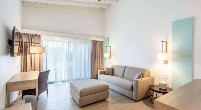Полулюкс Wyndham Tortola BVI Lambert Beach Resort