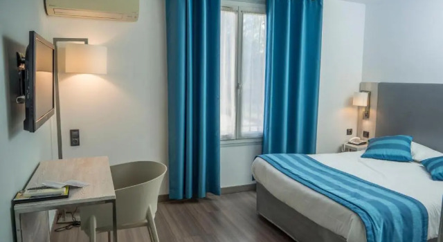 Двухместный номер Standard Logis Hotel Restaurant Uzès Pont du Gard