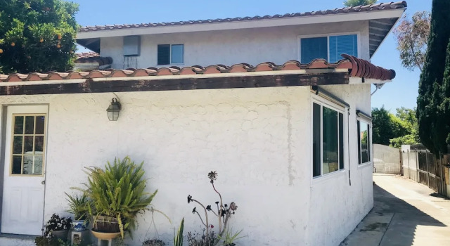 Entire 3 Bedrooms Guest House Close Beach Downtown