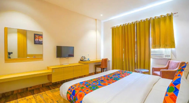 Номер Superior FabHotel Prime Empire