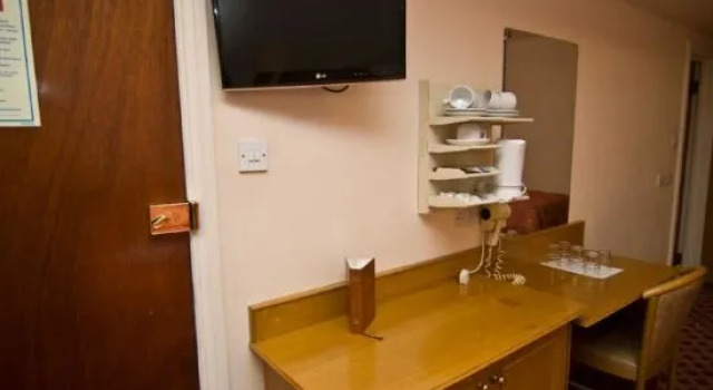 Трёхместный номер Superior Alexandra Hotel