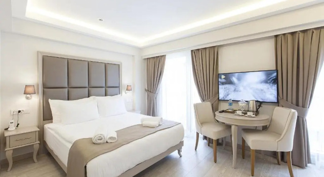 Deluxe Dvoulůžkový s manželskou postelí pokoj s balkonem Perla Galata Hotel