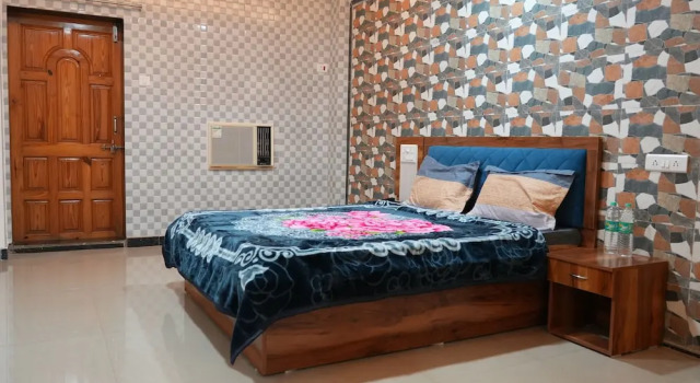 Hotel Nakshtra, Shrungartali, Book Hotel Hoteller i Guhagar med parkering, Parkering