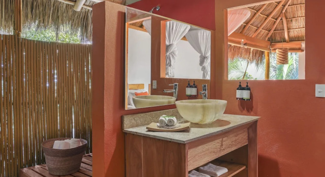 Кровать в общем номере (женский номер) Xinalani Retreat Mexico