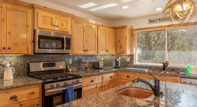 39 - Alpenweg Cottage 3 Bedroom Home by Redawning