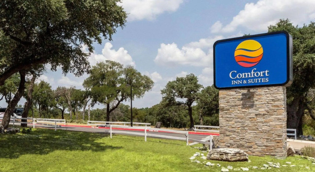 Люкс Comfort Inn & Suites Burnet