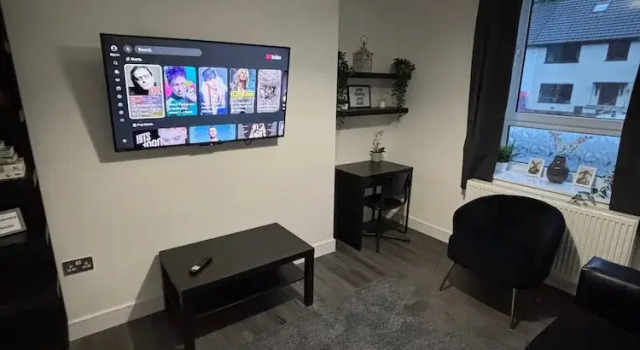 Shawforth - 2 Beds - Sleeps 4 - Street Parking, Забронировать Отель Отели Большого Манчестера 3 звезды, 3*