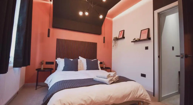 Central Stays - Luxury 3 Bedroom House in Central Chester SLEEPS 6