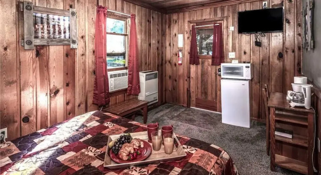 Apache Village 5, Queen Bed, Midtown, Sleeps 2, Varaa Hotelli Ruidoso New Mexico