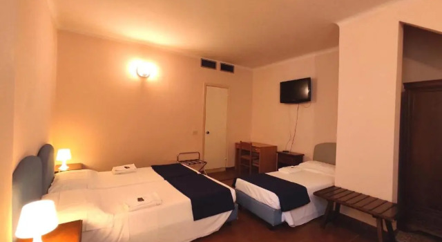 Четырёхместный номер Economy Hotel Rita Major