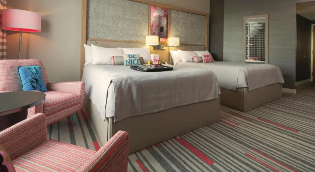 Номер Standard с видом на бассейн Universals Hard Rock Hotel®