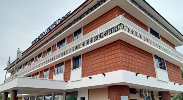 Super OYO 90464 Borneo Suites Hotel, Buchen Sie Hotel Günstige Hotels in Borneo