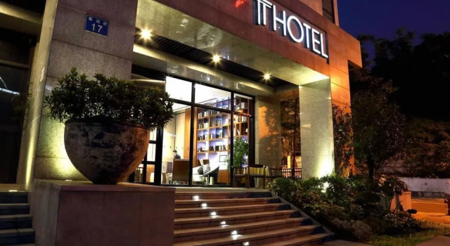Ming Tai T Serviced Residence, Boek Hotel Hotels in Guangdong met parkeren, Parkeren