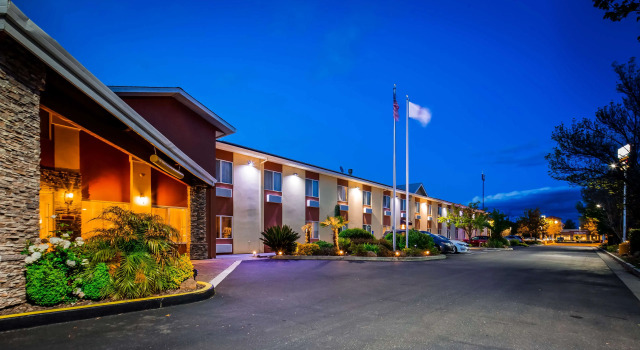 Best Western PLUS Corning Inn, Κράτηση Ξενοδοχείο Corning Καλιφόρνια