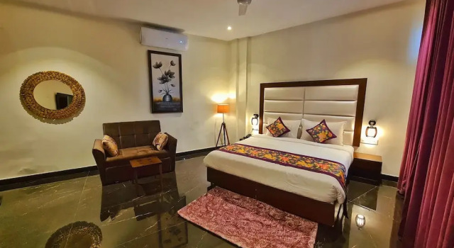Номер Executive с балконом The Lake Heritage, Bhimtal