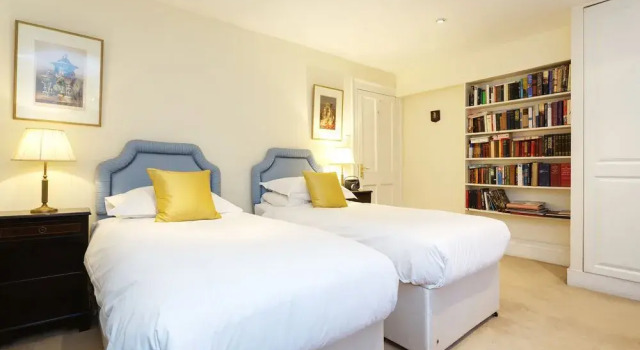 Veeve - Sloane Square Comfort, Забронировать Отель Лондон Большой Лондон, рядом с Национальный музей армии