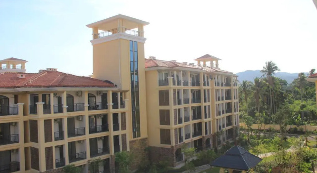 Days Hotel Hainan Xinglong Jinlvju, Book Hotel Hotels in Wanning with Parking, Parking