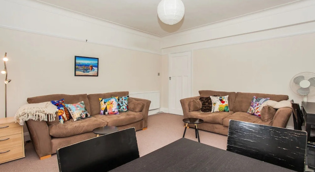 Spacious 2 Bedroom Flat in North West London, Varaa Huoneisto Asunnot kohteessa Merseyside, Huoneisto