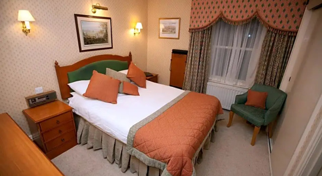 Номер Standard The George Hotel