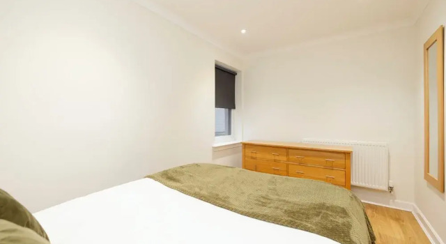 JOIVY Gorgeous Flat Near Edinburgh Castle W/ Parking, Забронировать Апартаменты/квартира Апартаменты Эдинбурга, рядом с St George's West Church, Апартаменты/квартира