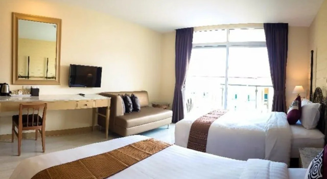 Crystal Luxury Hotel