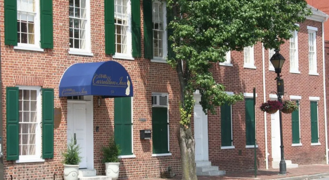 1840s Carrollton Inn, Buchen Sie Hotel Baltimore Maryland, in der Nähe von Johnston Square