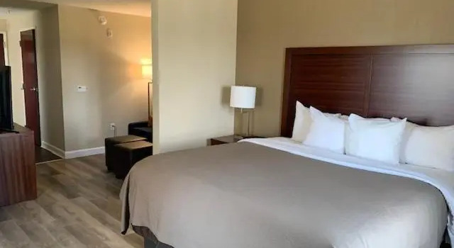 Люкс Comfort Inn & Suites Fort Walton Beach - Destin West