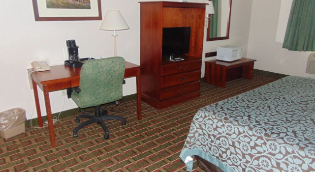 Comfort Inn & Suites Pentwater, Book Hotel Mason Michigan