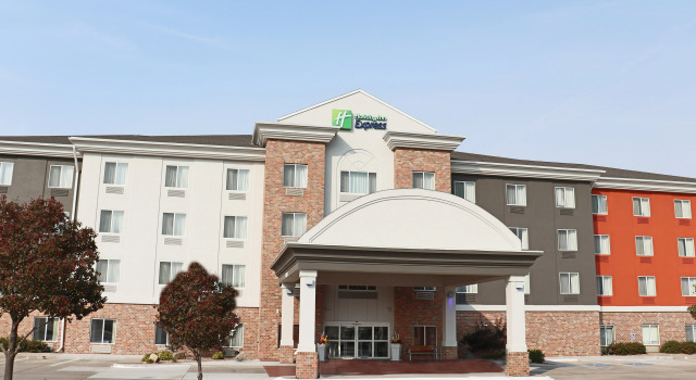 Holiday Inn Express Kearney, Book Hotel Hoteller i Kearney med pool, Swimmingpool