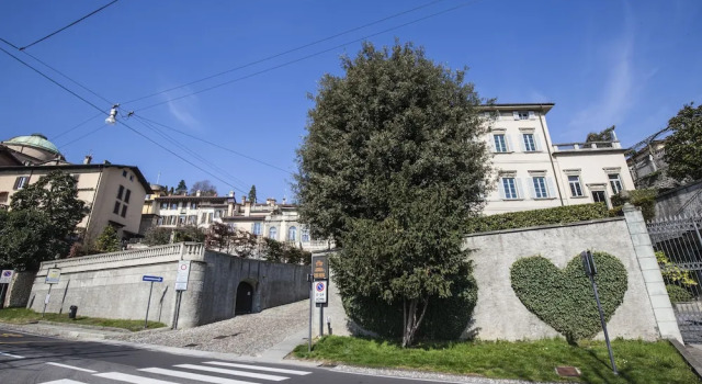 Porta Dipinta House Bergamo Alta, Забронировать Отель Отели Бергамо с парковкой, рядом с Стадион «Атлети Адзурри д’Италия», Парковка
