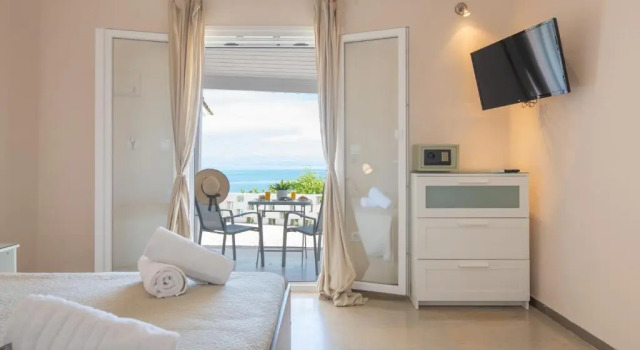 Студия Eden Sea view studios